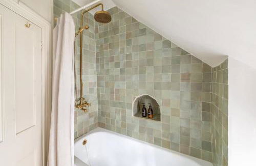 The Nook - Stylish Homestay - Heart of Frome - Photo 5