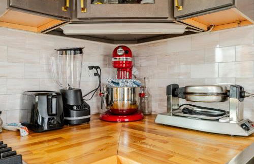 Secluded Private Retreat with Cabin & Vintage Airstream - Foto 19