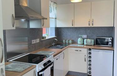 Farmhouse Apartment with Paddock & Orchard Views - Foto 8