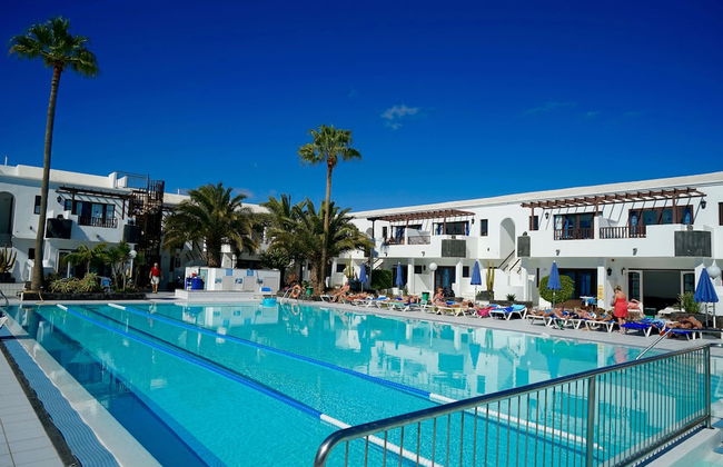 Apartamentos Plaza Azul - Photo 1