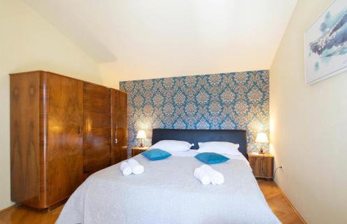 Three-Bedroom Apartment In Ostrvica - Photo 35