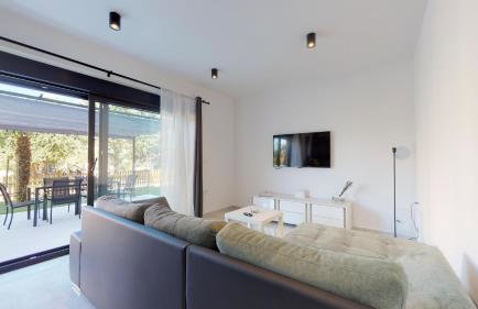 2 Bed House - Sleeps 4 - HotTub - Garden - Parking - Foto 1