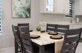 3 Bedroom located at 1200 Country Club - Foto 7