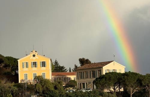 Studio le Nid, vue mer, village et collines avec terrasse - Foto 14
