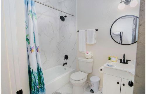 Magnificent 4BR Near Famous Riverwalk and Downtown - Foto 28