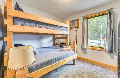 2 Living Areas! Cedar Home 11 Mi to Mt Holiday Ski - Foto 23