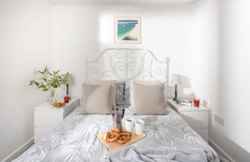 Wheal Prosper- Beautifully Fitted Wooden Lodge Helston Cornwall - Foto 8