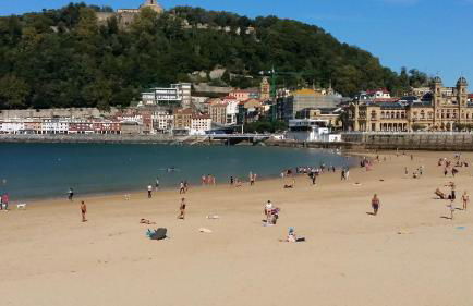 Ondarreta Beach Apartment con parking free y Aire acondicionado - Foto 21