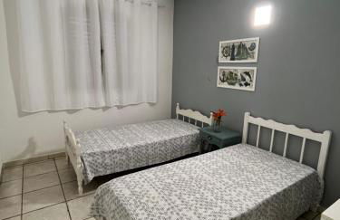 Apartamentos até 6 pessoas - 3 quartos com suíte e garagem, completo - Photo 9