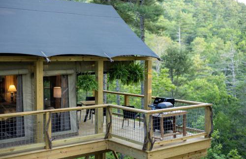 Secluded Glamping Tree Tent with Outdoor Soaking Tub & Private Pizza Oven Near Waterfalls, Zirconia, NC - Foto 23