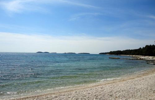 Elegant two-bedroom apartment with terrace in Rovinj - Photo 28