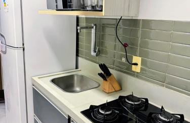 Flat com 2 Qts próx a praia, shoppings, mercados, restaurantes e padarias - Foto 12