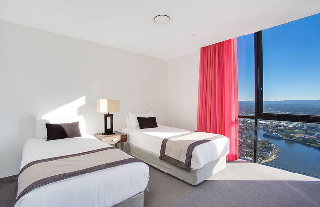 Mantra Circle on Cavill - Photo 7