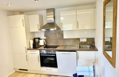 Ferienwohnung #4 mit Terrasse in zentraler dennoch ruhiger Lage - Stadtbus vor der Tür! - Foto 4