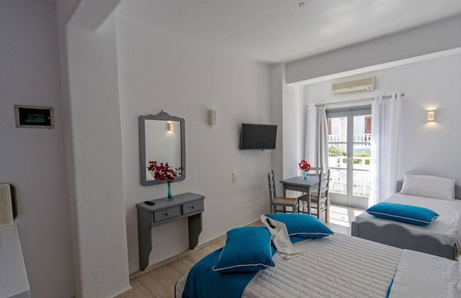 Blue Waves Hotel - Foto 2