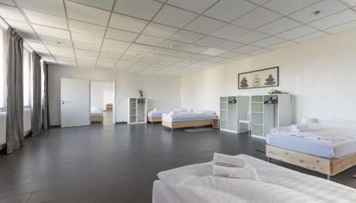 T&K Apartments 6 and 10 Room Apartment in Neuss for big Groups 22min to Fair DUS - Foto 3, towels