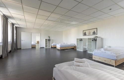 T&K Apartments 6 and 10 Room Apartment in Neuss for big Groups 22min to Fair DUS - Foto 3