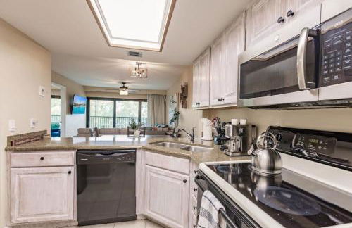 Park Shore Resort Top Floor BLDG J 455 Great View - Foto 10