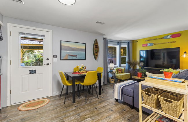 Rayleigh River Retreat - Garden Oasis - Photo 33