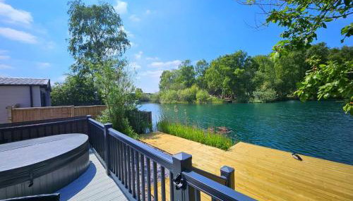 Still Waters Luxury Retreat with Hot Tub -Tattershall Lakes - Foto 4