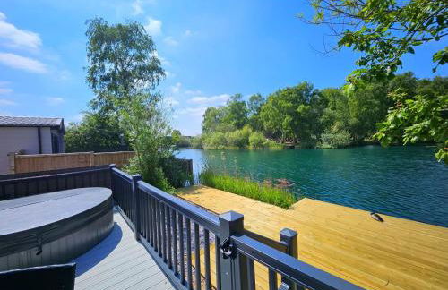Still Waters Luxury Retreat with Hot Tub -Tattershall Lakes - Foto 4
