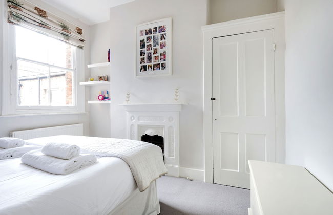 Spectacular Shepherds Bush Home Close to Westfield - Photo 8