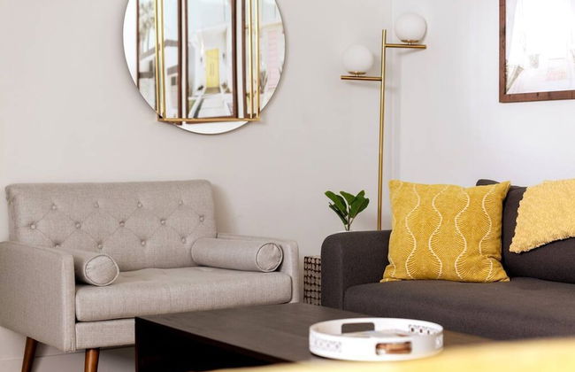 Mid-century Gem w Secret 4th Bedroom Near Downtown - Foto 16