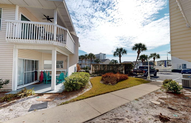 SPC 9136 - Ground Floor 2 BR short walk to beach right by pool by RedAwning - Foto 75