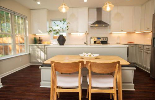 Entire home in RTP near Duke with fenced backyard - Foto 6