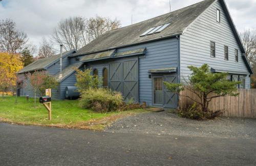 Chic Barn House with Pool - Foto 41