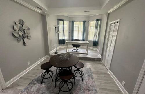 Roomy Renovated GuestHome, Desk, Yard, PetFriendly - Foto 7