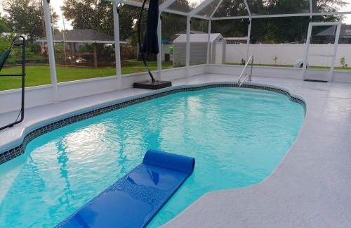 Villa Varona Resort, Heated Pool, Ping-Pong, Pool Table, Fire Pit and Pergola - Foto 41