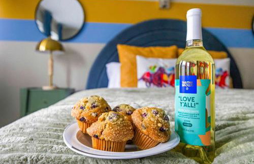 Stylish City Condo Near Top Restos & Nightlife - Foto 21