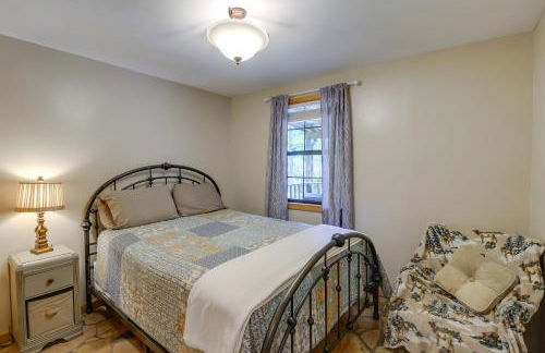 Riverfront Briceville Cabin with Patio and Fire Pit! - Foto 10