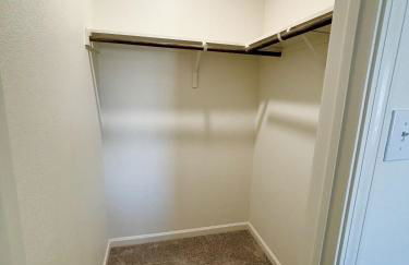 Cozy Modern Retreat, Comfortable and Spacious - Foto 11