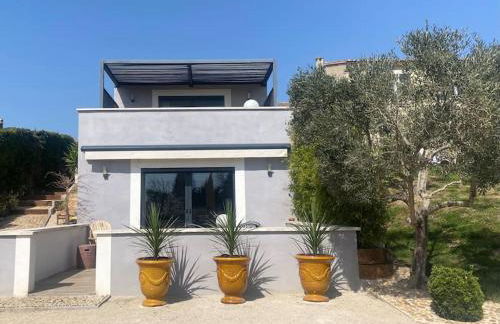 Maison avec ses 2 terrasses et sa piscine - Foto 2