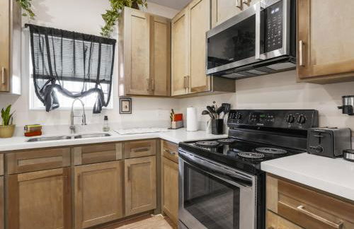 The WorkNest Stylish Stay w Desk & Fast Wi-Fi - Foto 1