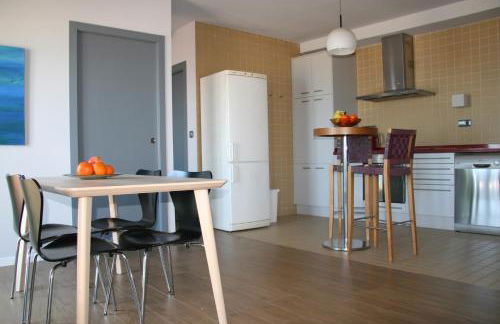 The Place to Be - Photo 7