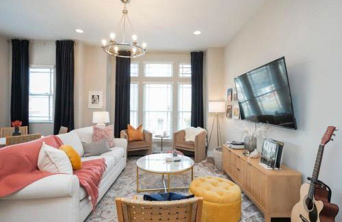 Roof Deck Grill VIEWS 2 Miles from Broadway - Foto 19