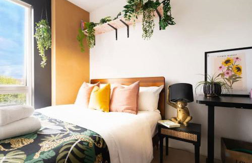 Boutique Brick Lane 2-Bed, Colourful City Vibes - Foto 29