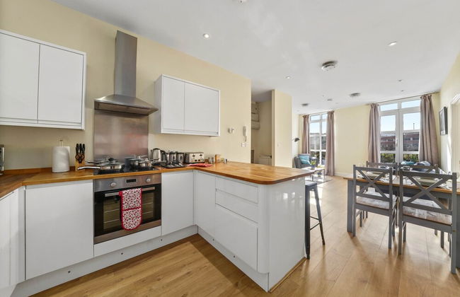 Luxury 2 Bedroom Apartments with Parking - Foto 38