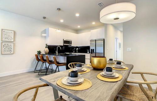 Trendy Thematic 3BR Townhouse with Private Pool - Foto 7