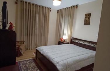 Νύμφη Ηχώ, Θέα στα βουνά κάτω από το Ρολόι - Foto 11