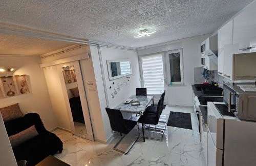 ENA 1&2 apartments-free parking 2200 m2-truck,trailer,boats friendly-EASY D1 access - Foto 38