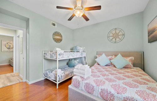 Stunning bayfront home with spacious deck and incredible Galveston Bay views - Foto 34