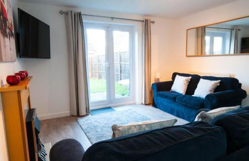 The Dakota - next to East Midlands Airport - Photo 3