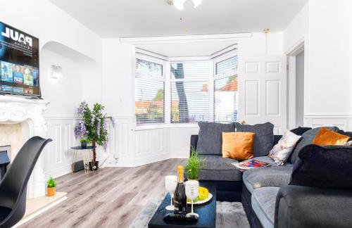 Charming 3 Bed House - Garden - Parking - Wi-Fi Netflix 83BMH - Foto 2