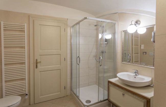 Golden Three Crowns - Foto 37