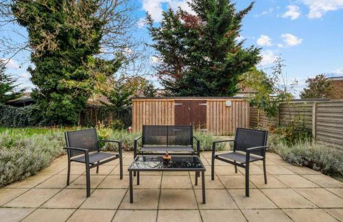 3-Bed, 2-Bath Wembley Apartment with Free Parking - Foto 28