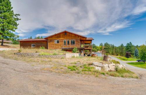 Mtn-View Getaway with Spacious Deck in Republic! - Photo 24